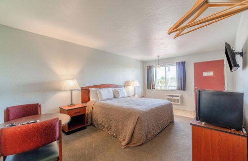 Aurora Hotel | Capital O Aurora Inn Monett US 60