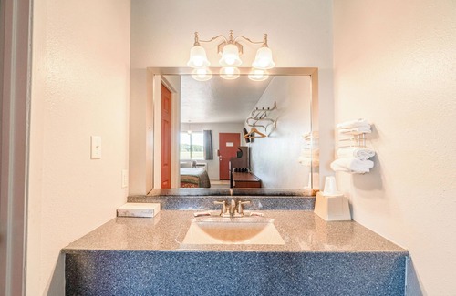 Aurora Hotel | Capital O Aurora Inn Monett US 60