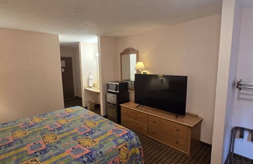 Purdum Hotel | Capital O Roadside Inn Thedford NE 2