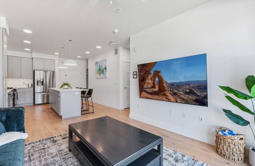 Downtown Salt Lake City Apartment | Capital Views! Pool/Spa/Gym/Bowling/Free Parking!