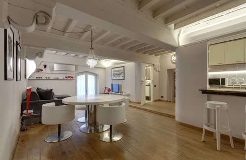 Duomo Apartment | Capitelli Suite, glamor apartment in the core of the center of Florence