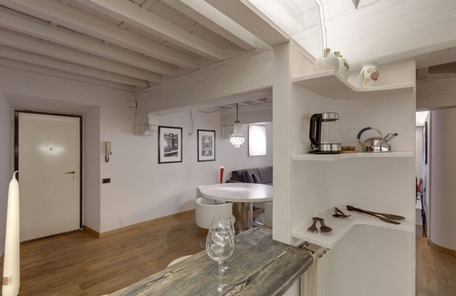 Duomo Apartment | Capitelli Suite, glamor apartment in the core of the center of Florence
