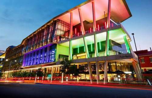 South Brisbane Apartment | Capitol Apartment Private Studio - Great Value!