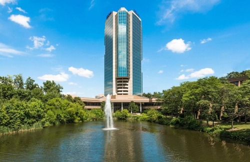 Alexandria West House | Capitol City Adventure! 4 Great Units, Restaurant, Pool, Minutes to Old Town