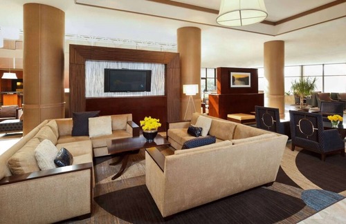 Alexandria West House | Capitol City Adventure! 4 Great Units, Restaurant, Pool, Minutes to Old Town