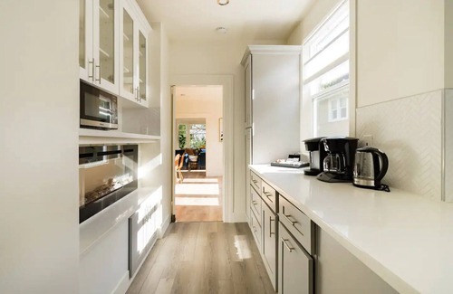Capitol Hill House | Capitol Hill Mini-Mansion – Historic Charm, Modern Comfort