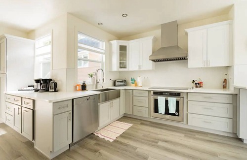 Capitol Hill House | Capitol Hill Mini-Mansion – Historic Charm, Modern Comfort