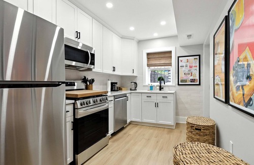 Capitol Hill Apartment | Capitol Hill Retreat Modern 2BR - Private Patio