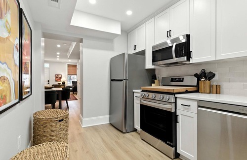 Capitol Hill Apartment | Capitol Hill Retreat Modern 2BR - Private Patio