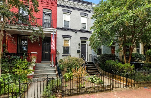 Capitol Hill Apartment | Capitol Hill Retreat Modern 2BR - Private Patio