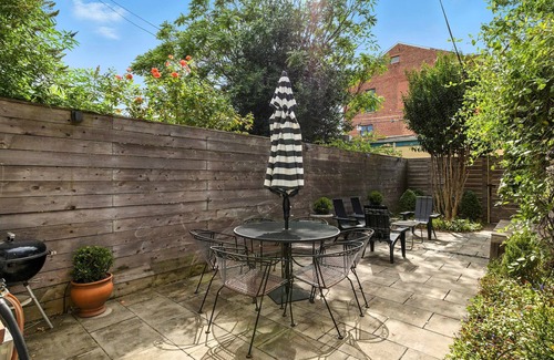Capitol Hill Apartment | Capitol Hill Retreat Modern 2BR - Private Patio