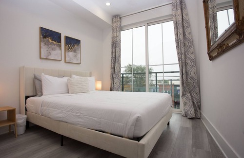 Northeast Bed & Breakfast | Capitol Hill Stay with Stunning Skyline View