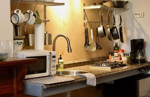 Stanton Park Bed & Breakfast | Capitol Hill Studio, near Capitol, Supreme Court, Eastern Market, Free Parking