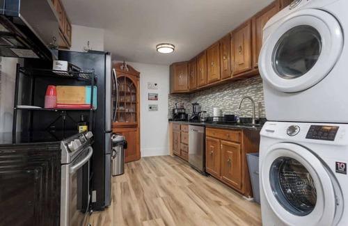 Downtown Harrisburg Apartment | Capitol View Retreat - 2F, Fast Wi-Fi, Spacious
