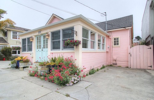 Capitola Cottage | Capitola 'Rose Cottage' in the Heart of Capitola Village