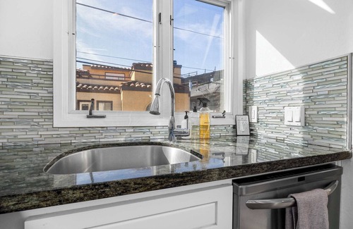 Capitola House | Capitola Village Home with Parking Spot