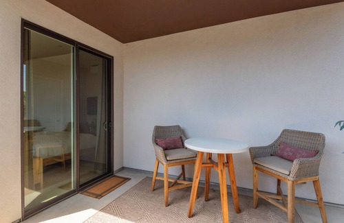 Leucadia House | Capri Coastal Tuscan Getaway – Ideal for Extended Stays!