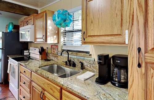 Fulton House | Caprice Cottage | Amazing Views of Aransas Bay!