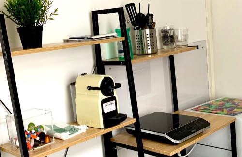 Famars Hotel | Capstay famars & Netflix