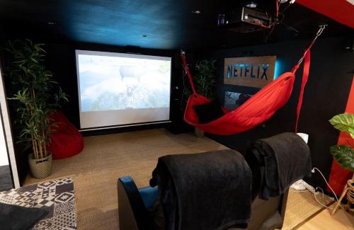 Valenciennes Apartment | Capsule Cinéma - Balneo home cinema playstation 5