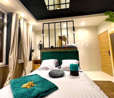 Crespin Apartment | Capsule Egypte - Jacuzzi - Sauna - Billard - Netflix & Home cinéma - Nintendo switch & jeu -