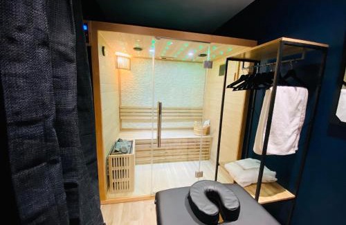 Valenciennes Apartment | Capsule Temps suspendu - balnéo, home cinema & billard