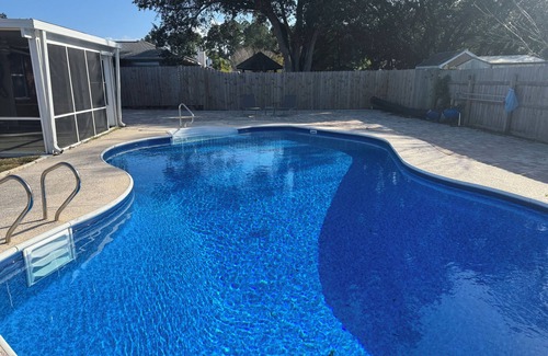 Ono Island House | Captain Booty’s Pirate House! Close to Johnson Beach and Perdido Key!