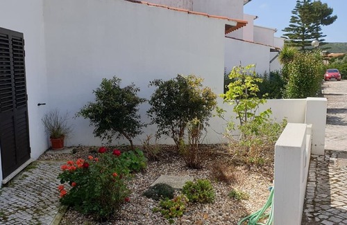 Obidos House | Captain Powder Residence