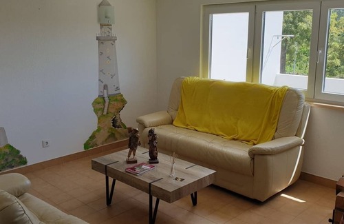 Obidos House | Captain Powder Residence