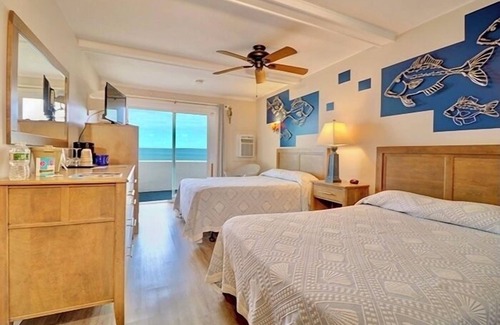 Rockport Hotel | Captain's Bounty On The Beach