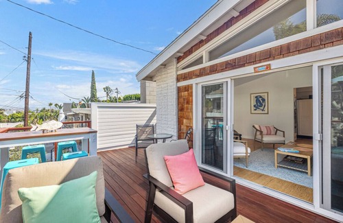 Lantern District House | Captain's Cottage - Walk to Beach and Harbor! Fireplace! - Permit STR23-0076