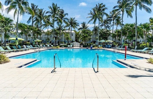 Indigo Reef Marina Homes House | Captain`s Cure~ Pet Friendly Unit w 31` Boat Slip!