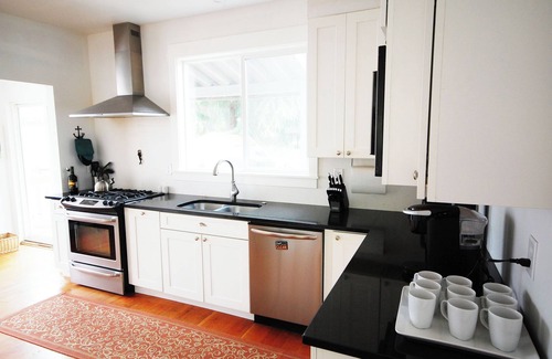 Columbia City House | Captain's Manor - Light Rail - Big Comfy House!