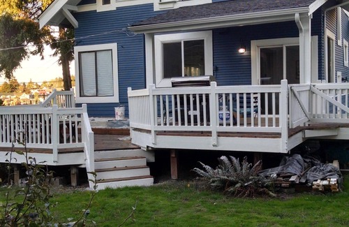Columbia City House | Captain's Manor - Light Rail - Big Comfy House!