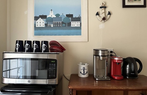 Bath House | Captain's Quarters 1BR Guest Suite. Quiet. Walk to everything.