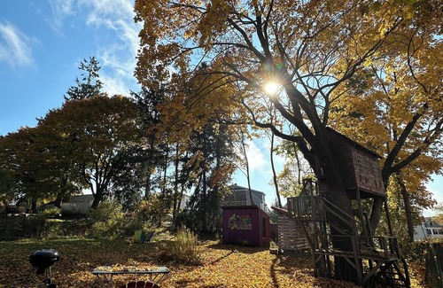 Bath House | Captain's Quarters 1BR Guest Suite. Quiet. Walk to everything.