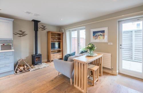 Aldeburgh House | Captain's Quarters, a ground floor apartment in Aldeburgh