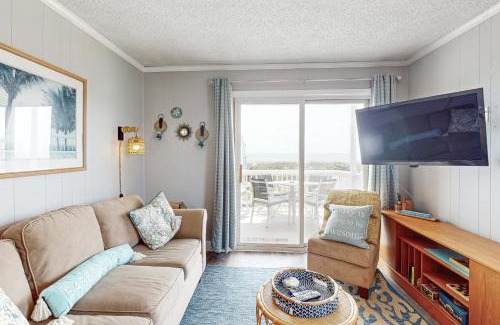 Holden Beach Apartment | Captain's Villa 6-B