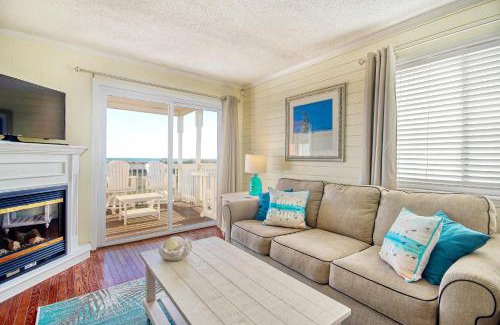 Holden Beach Apartment | Captain's Villa 6-D Our White Pearl