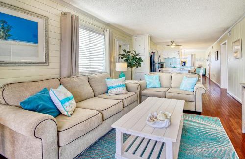 Holden Beach Apartment | Captain's Villa 6-D Our White Pearl