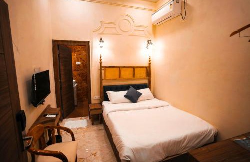 Varanasi Bed & Breakfast | Captain Villa Heritage House