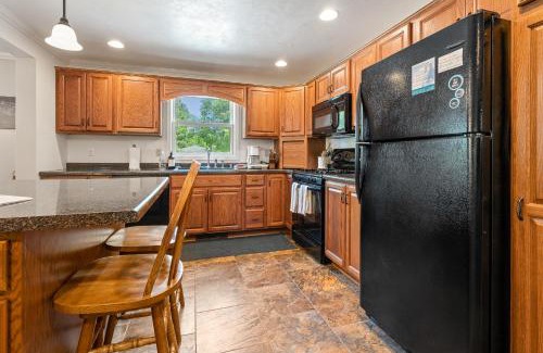 Ephraim House | Captains Quarters by Simple Life Rentals