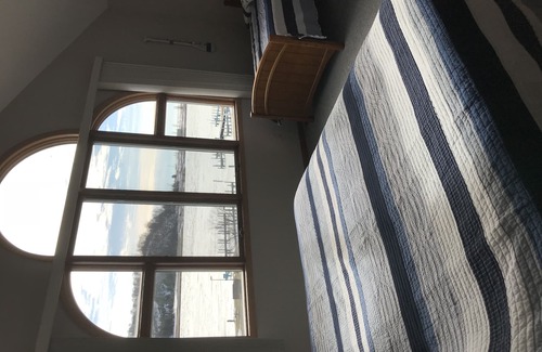 Frankfort Condo | Captain’s Quarters is located on Main St. In downtown Frankfort.