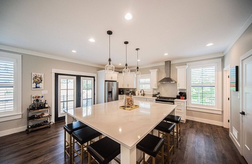 Gilbertsville House | Captains Quarters- located within walking distance to local marina
