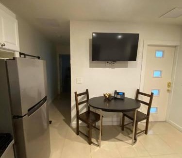 Siesta Key Hotel | Captiva Beach Resort (open private beach access)