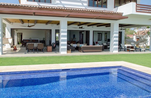 Playa Colorado House | Captiva: Hacienda Iguana's Premier Surf-front Home (7br, 8ba, full deluxe)