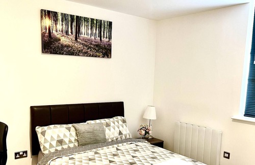 Bedford Apartment | Captivating 2-Bed Apartment in Bedford