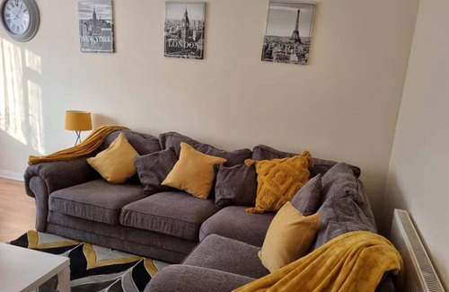 Belvedere Apartment | Captivating 2-bed Apartment in Belvedere