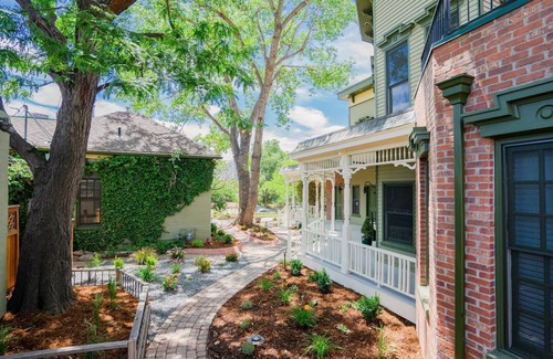 Five Points Apartment | Captivating Cowgirl S