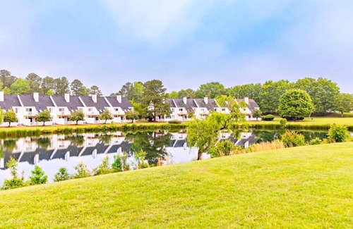 Berkeley Condo | Captivating Historic Condo Resort